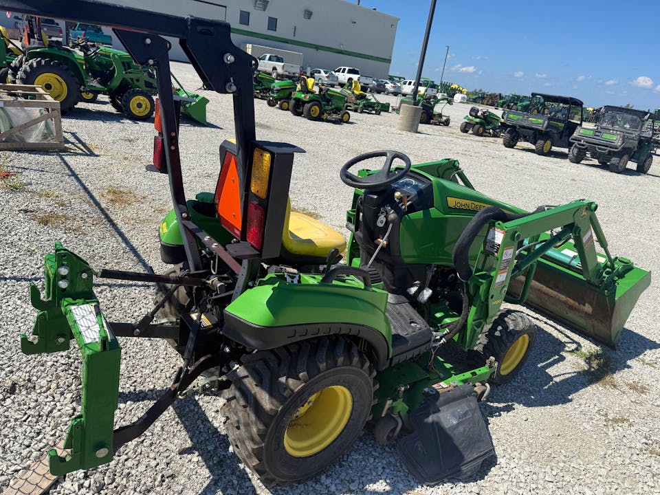 John Deere 1023E