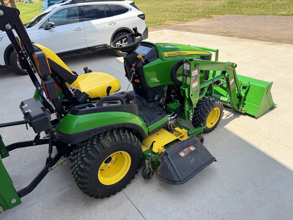 John Deere 1025R