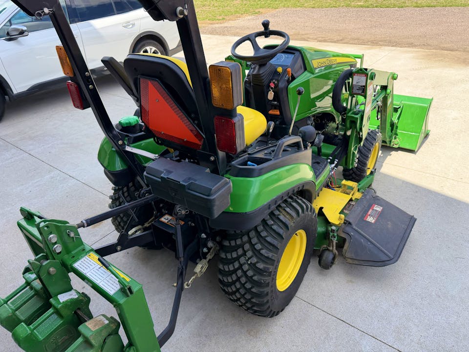 John Deere 1025R