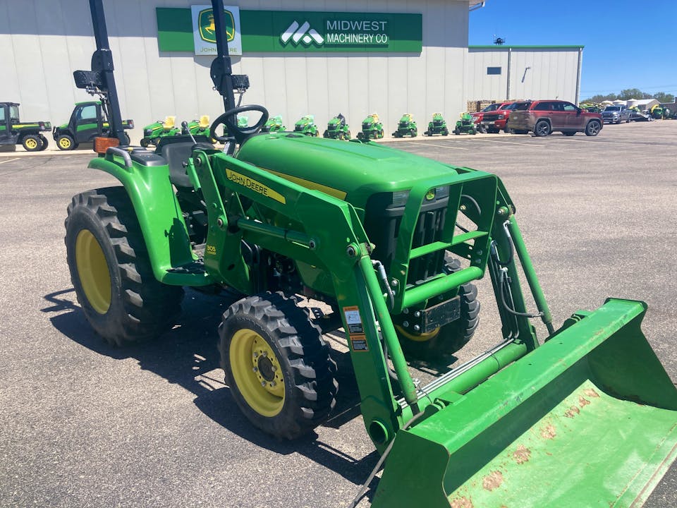 John Deere 3038E