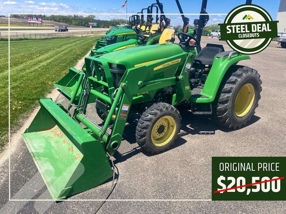 John Deere 3038E