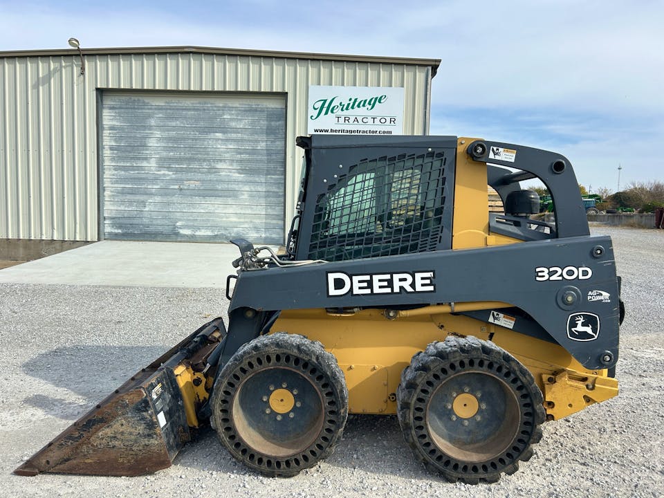 John Deere 320D