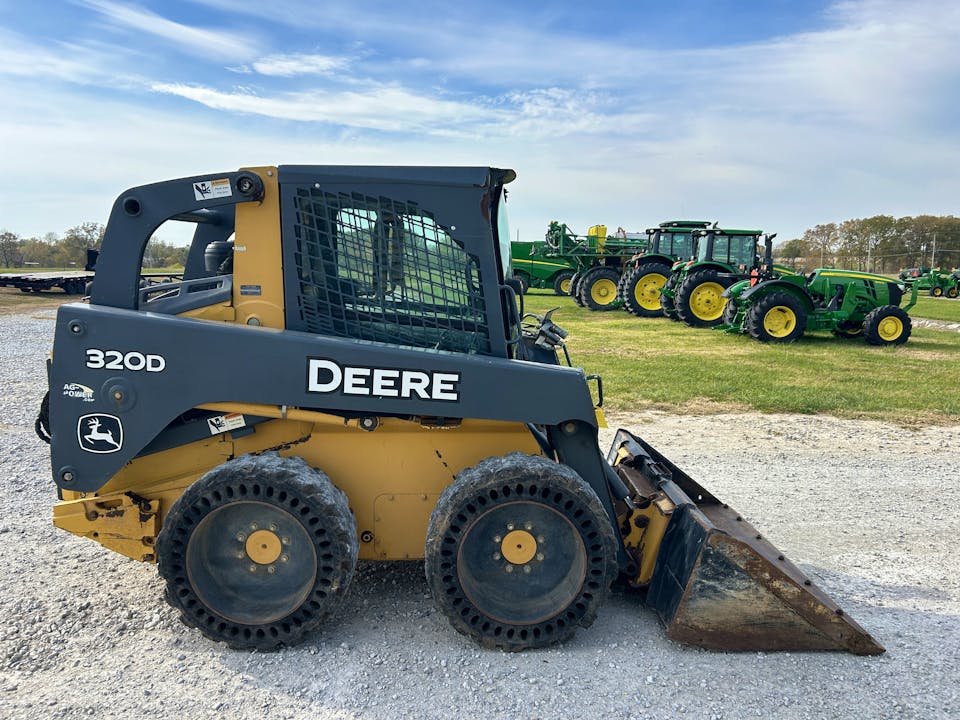 John Deere 320D