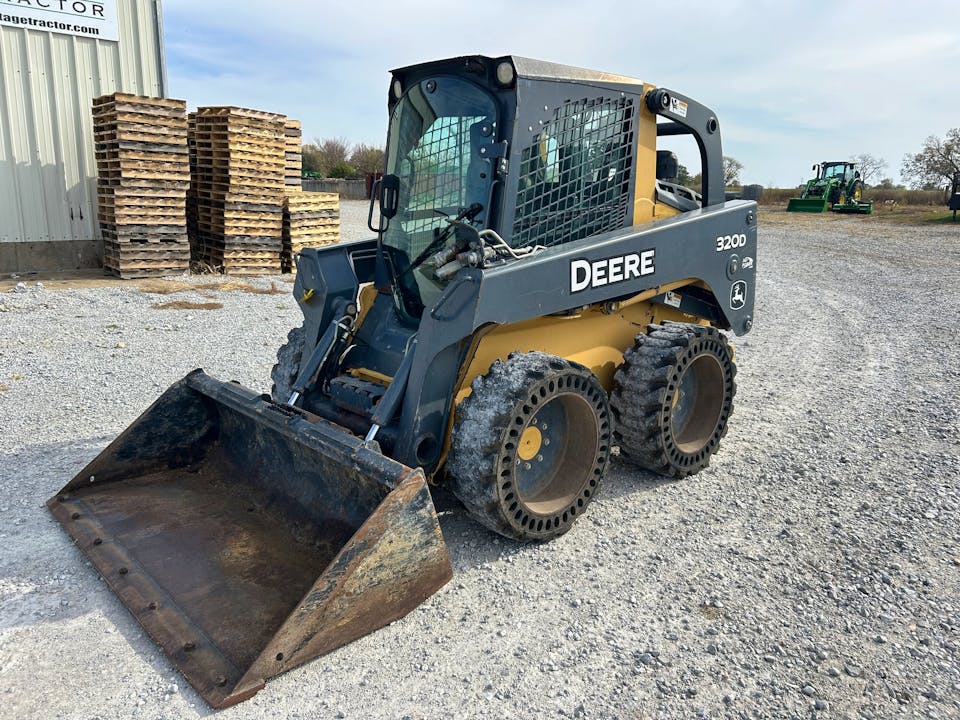 John Deere 320D