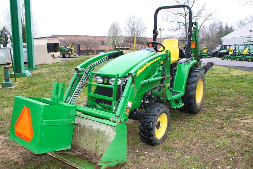 John Deere 3520