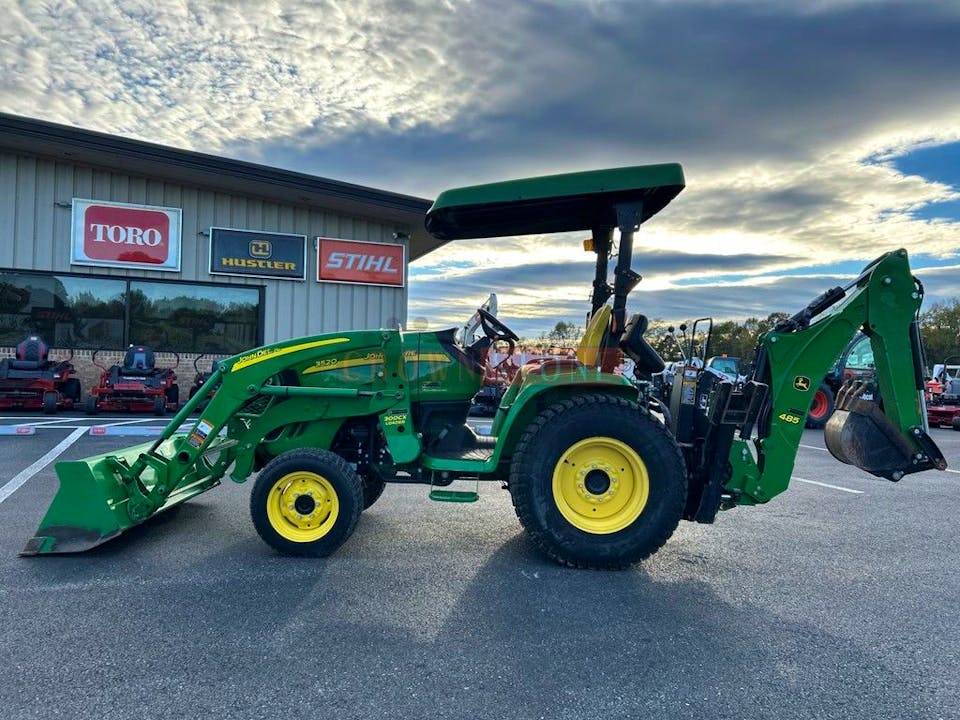 John Deere 3520