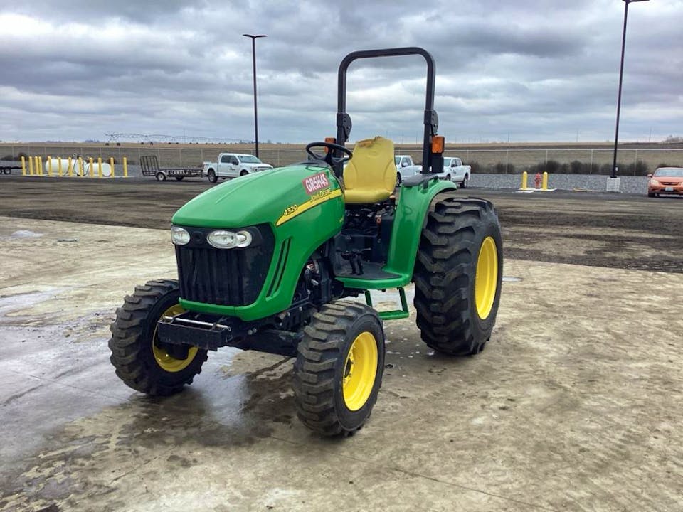 John Deere 4320