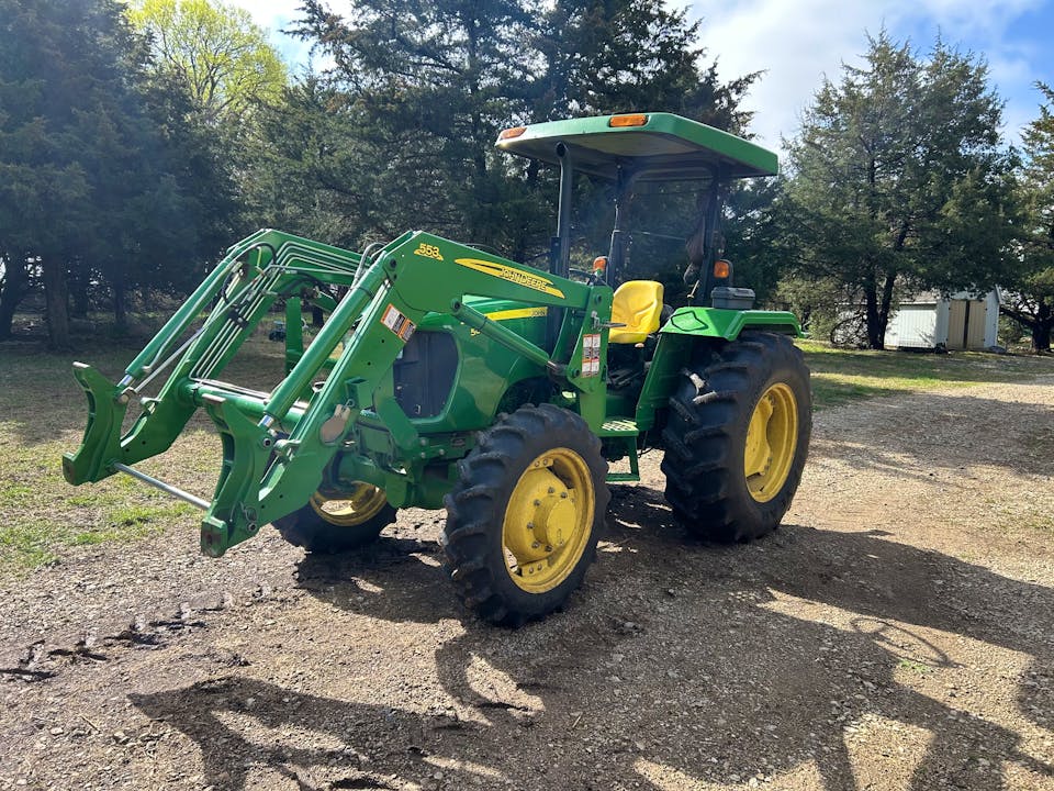 John Deere 5065E