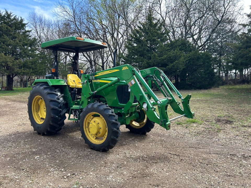 John Deere 5065E