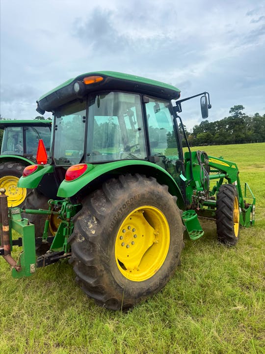 John Deere 5075E