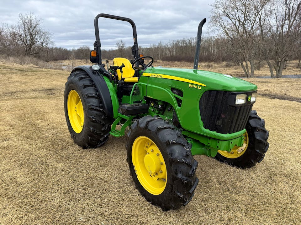 John Deere 5075M