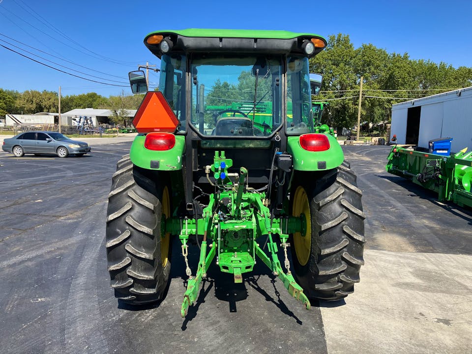 John Deere 5083E