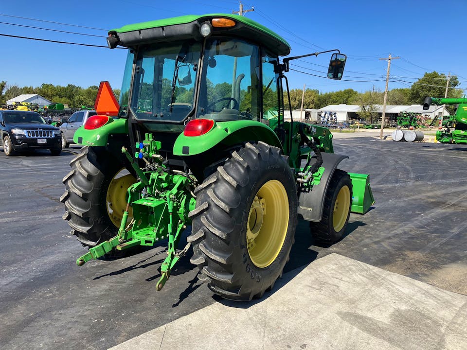 John Deere 5083E