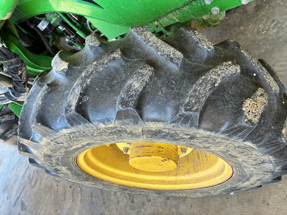 John Deere 5100M