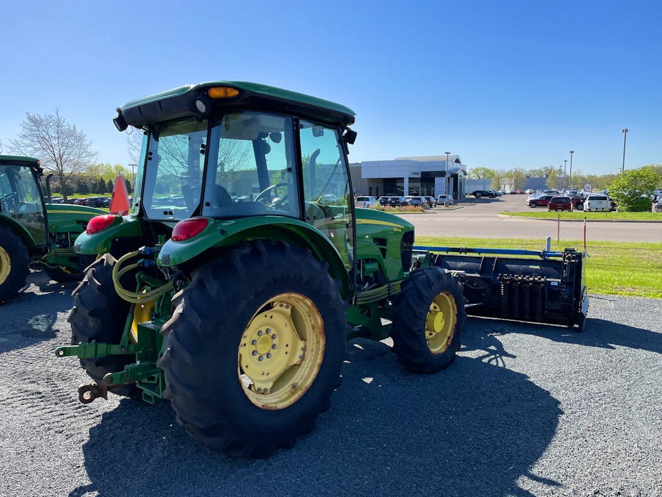 John Deere 5101E