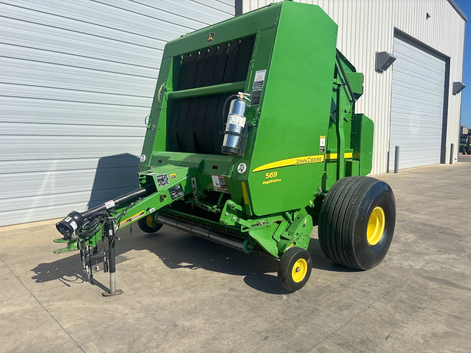 John Deere 569