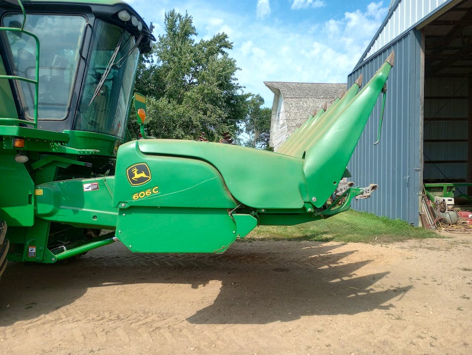 John Deere 606C