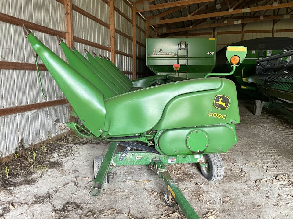 John Deere 608C