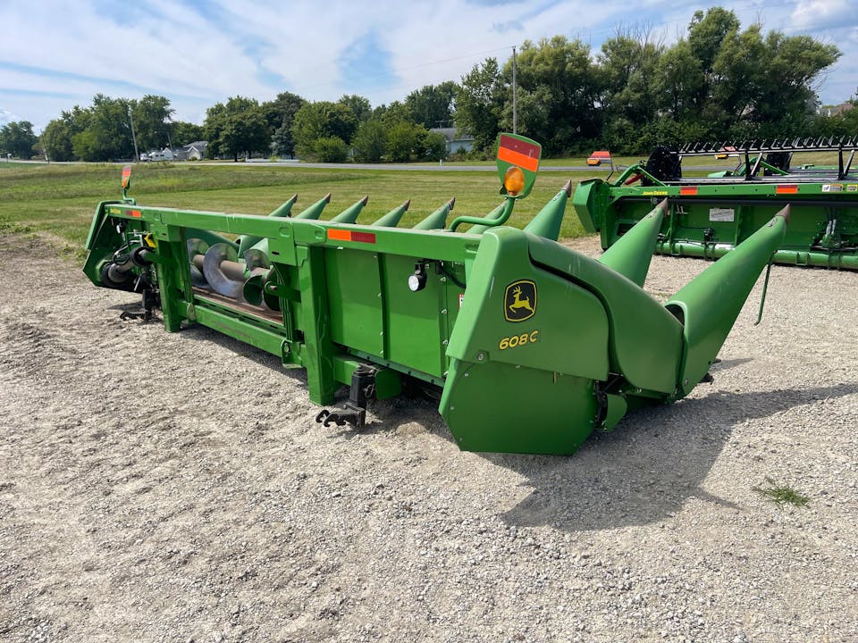 John Deere 608C