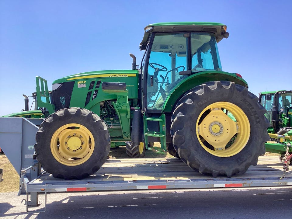 John Deere 6115D Cab
