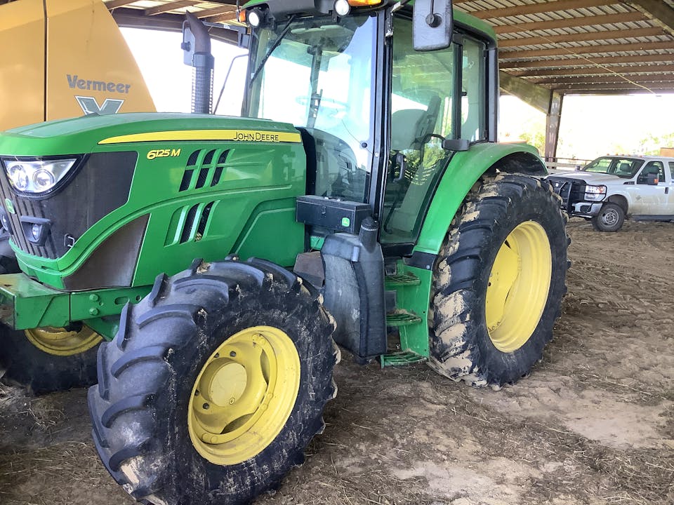 John Deere 6125M