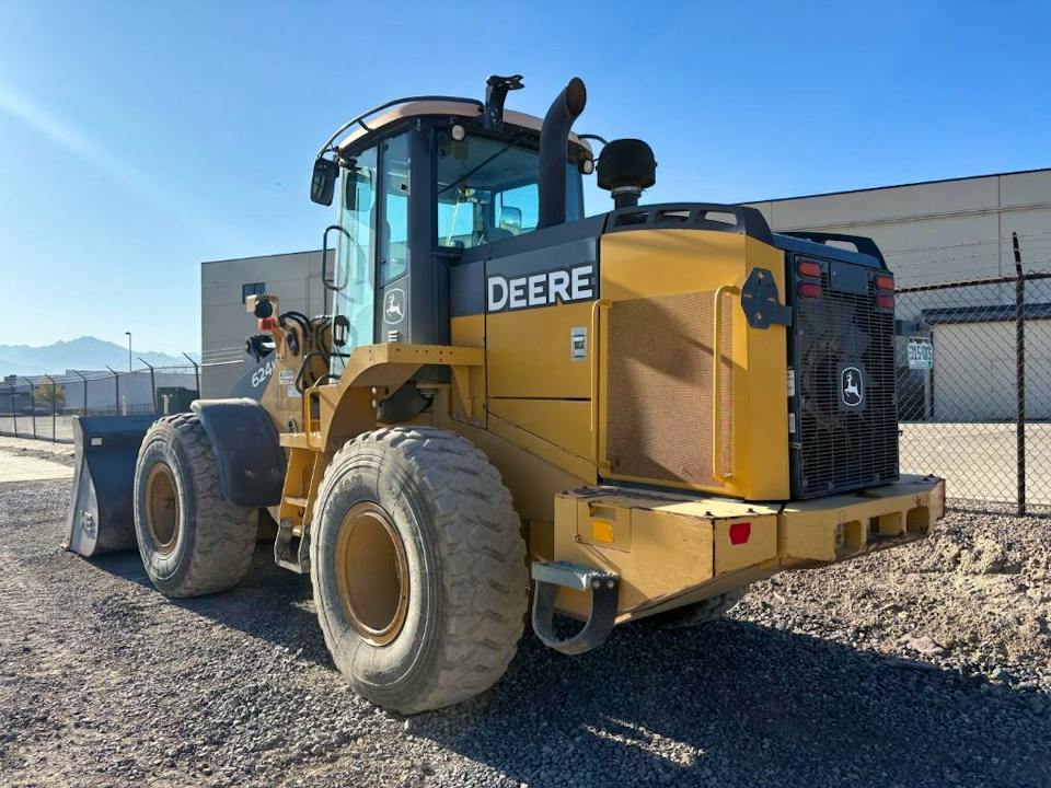 John Deere 624K