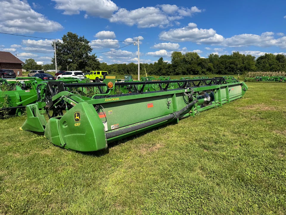 John Deere 635F
