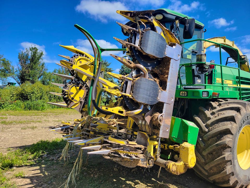 John Deere 698