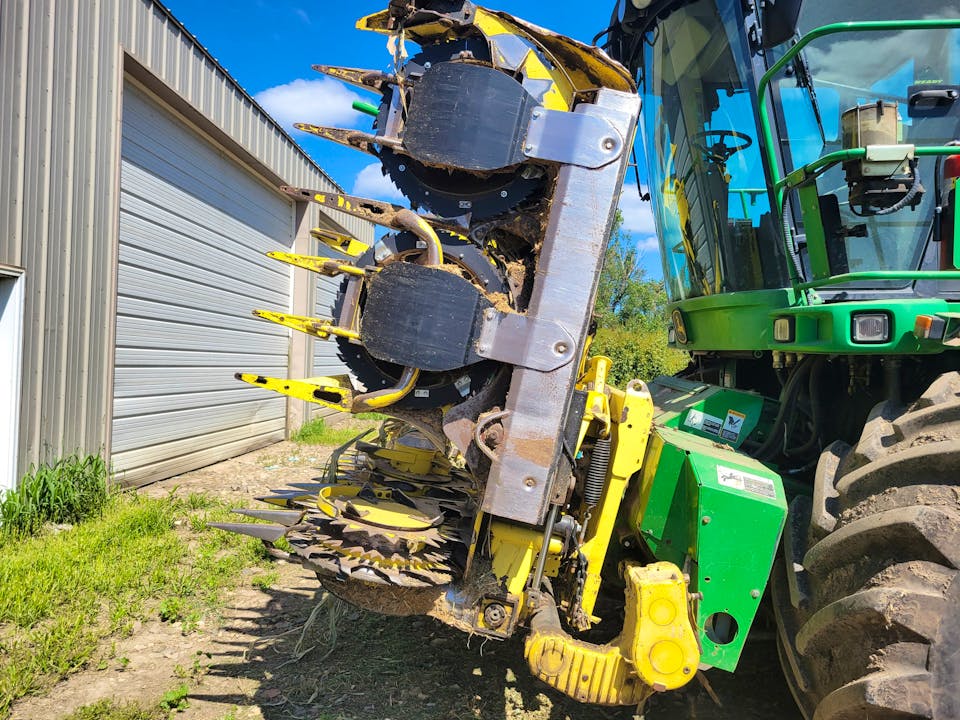 John Deere 698