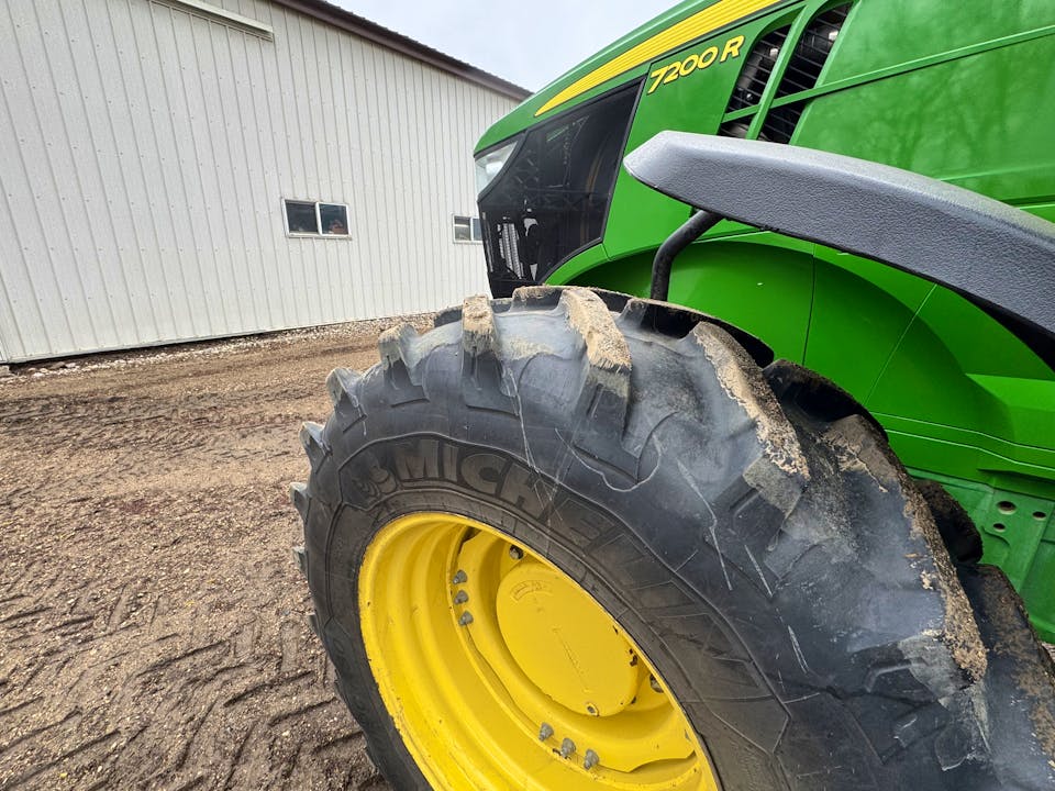 John Deere 7200R