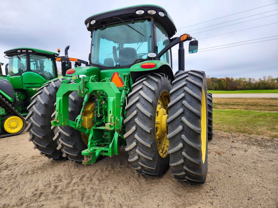 John Deere 8310R