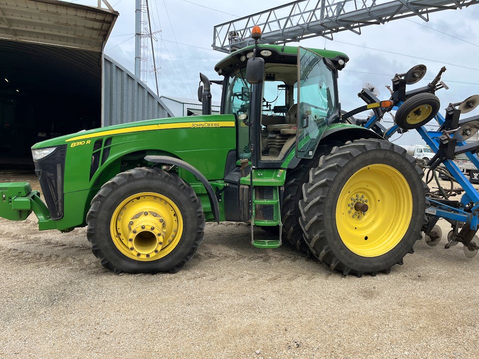 John Deere 8310R