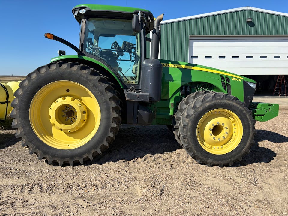 John Deere 8310R