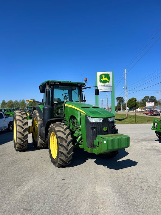 John Deere 8335R