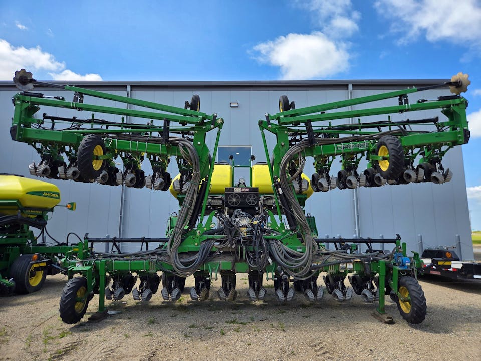 John Deere DR24