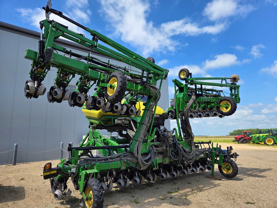 John Deere DR24