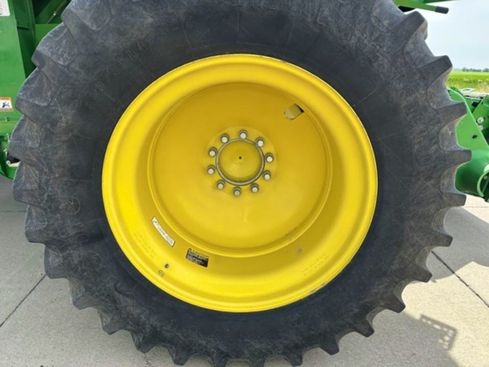 John Deere S660