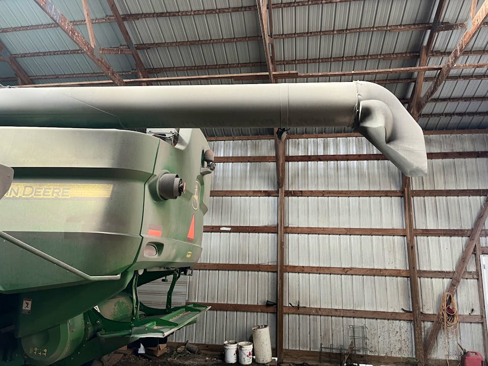 John Deere S670