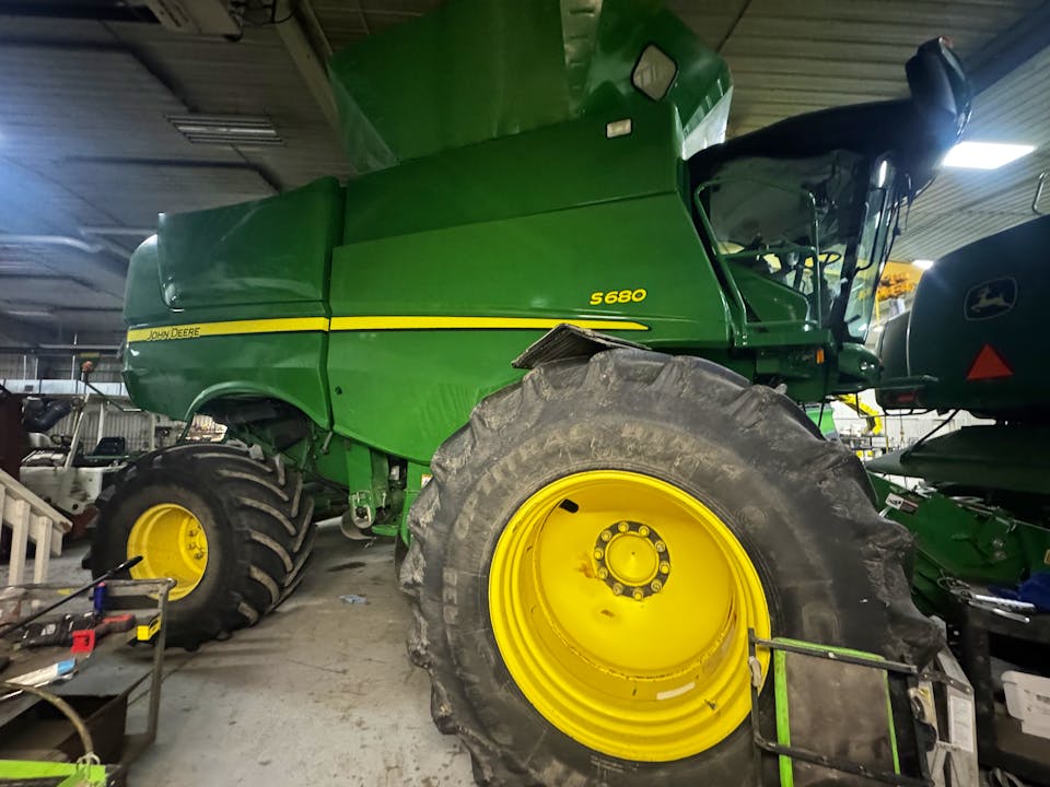 John Deere S680