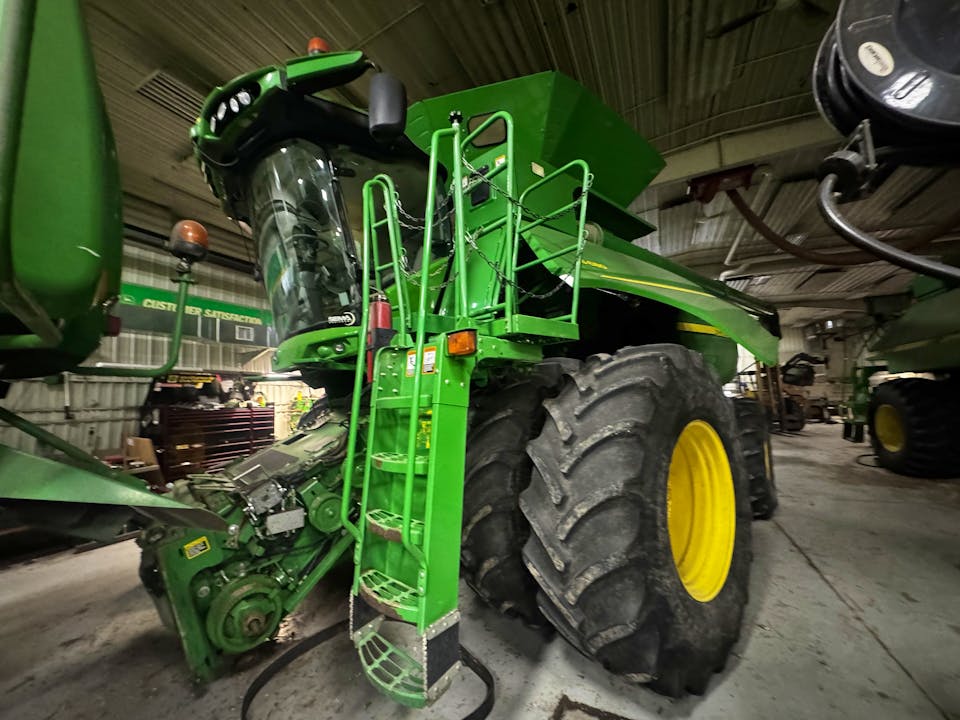 John Deere S680
