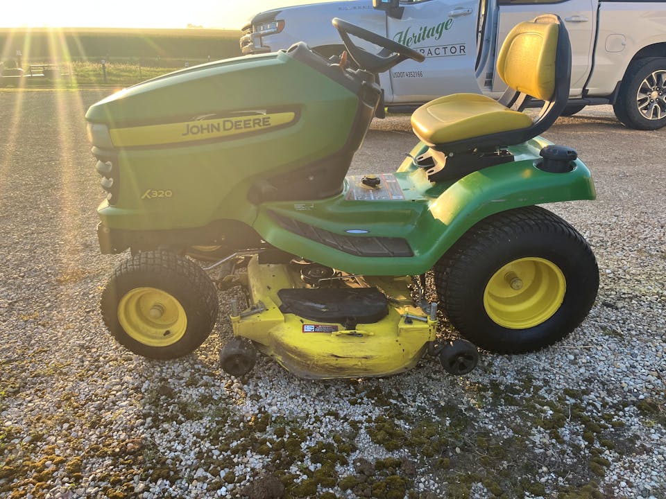 John Deere X320