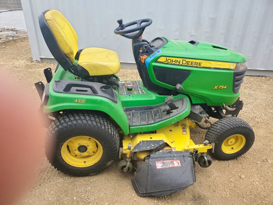 John Deere X754