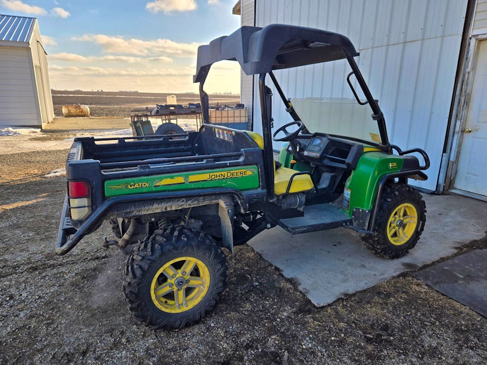 John Deere XUV825I GREEN
