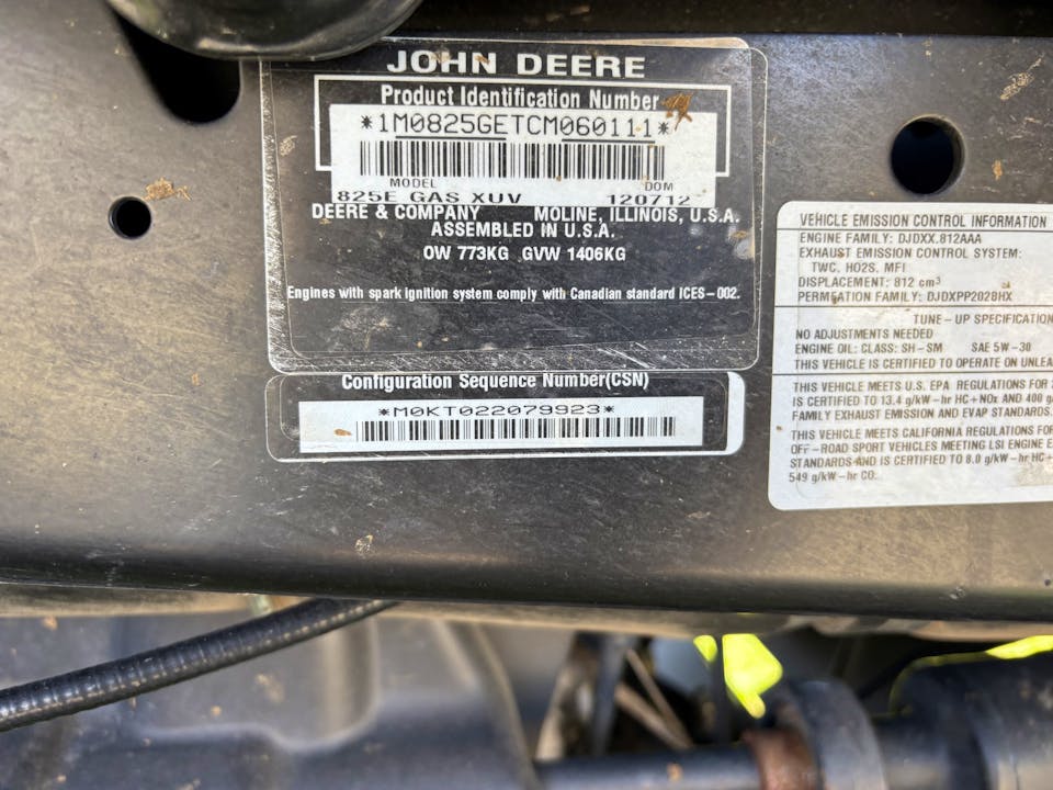 John Deere XUV825I GREEN