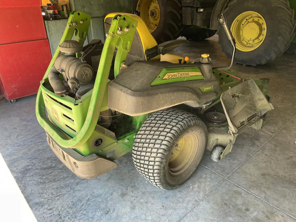 John Deere Z930R