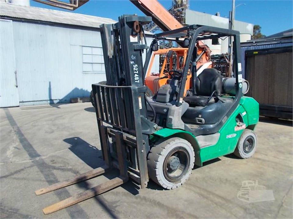 KOMATSU FG30HT-16