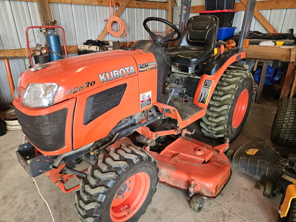 Kubota B2620