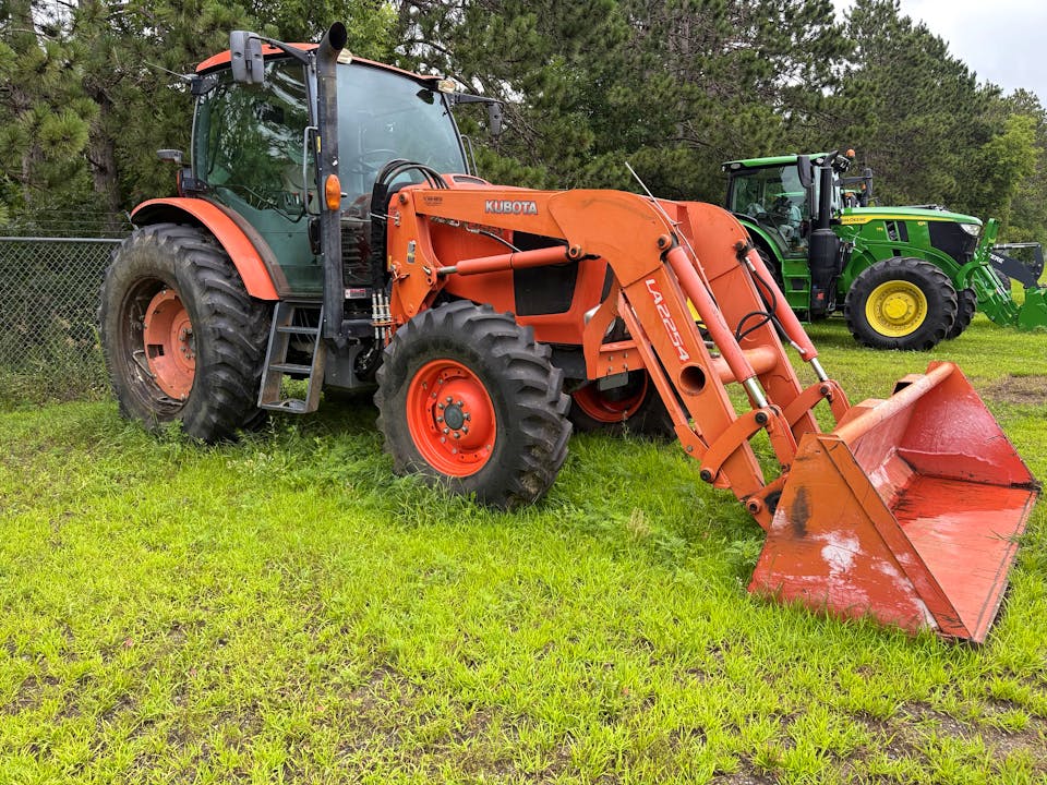 Kubota M135