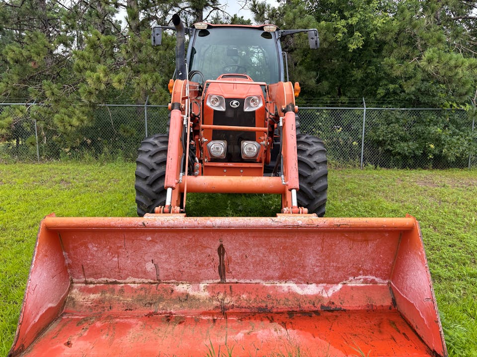 Kubota M135