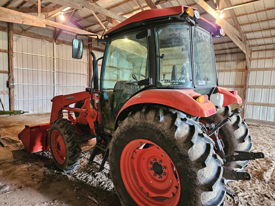 Kubota M7060